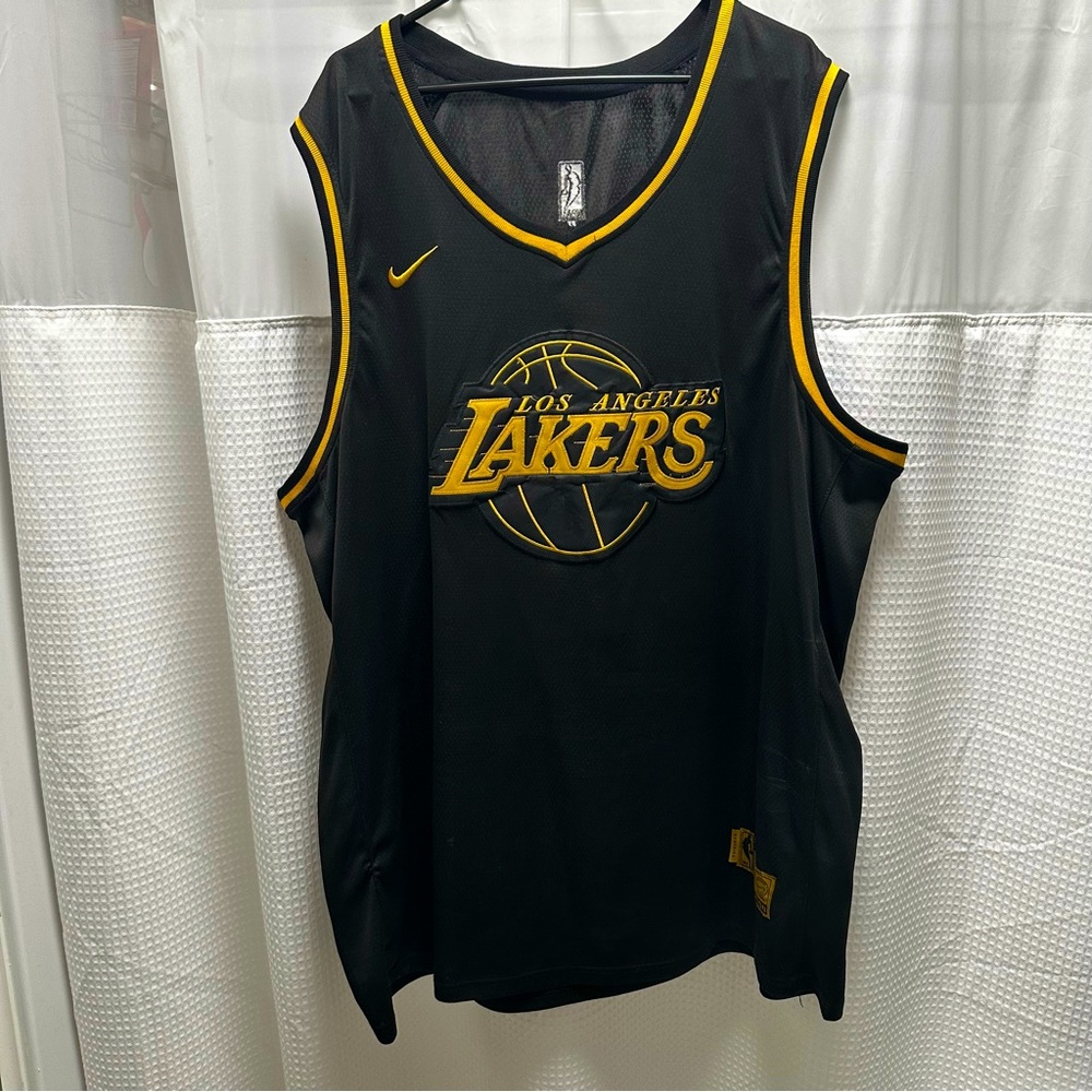 LA Laker's Jersey Labron James #23 4xl